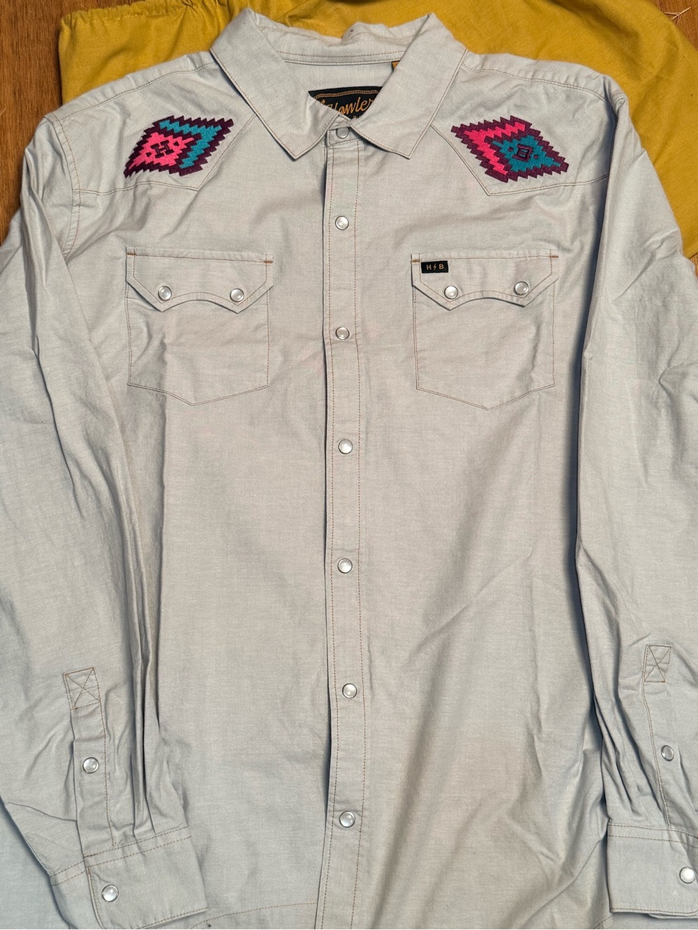 Howler Brothers - Diamantés Gaucho / Crosscut Western Embroidered Snapshirt - XL - Picture 2 of 6